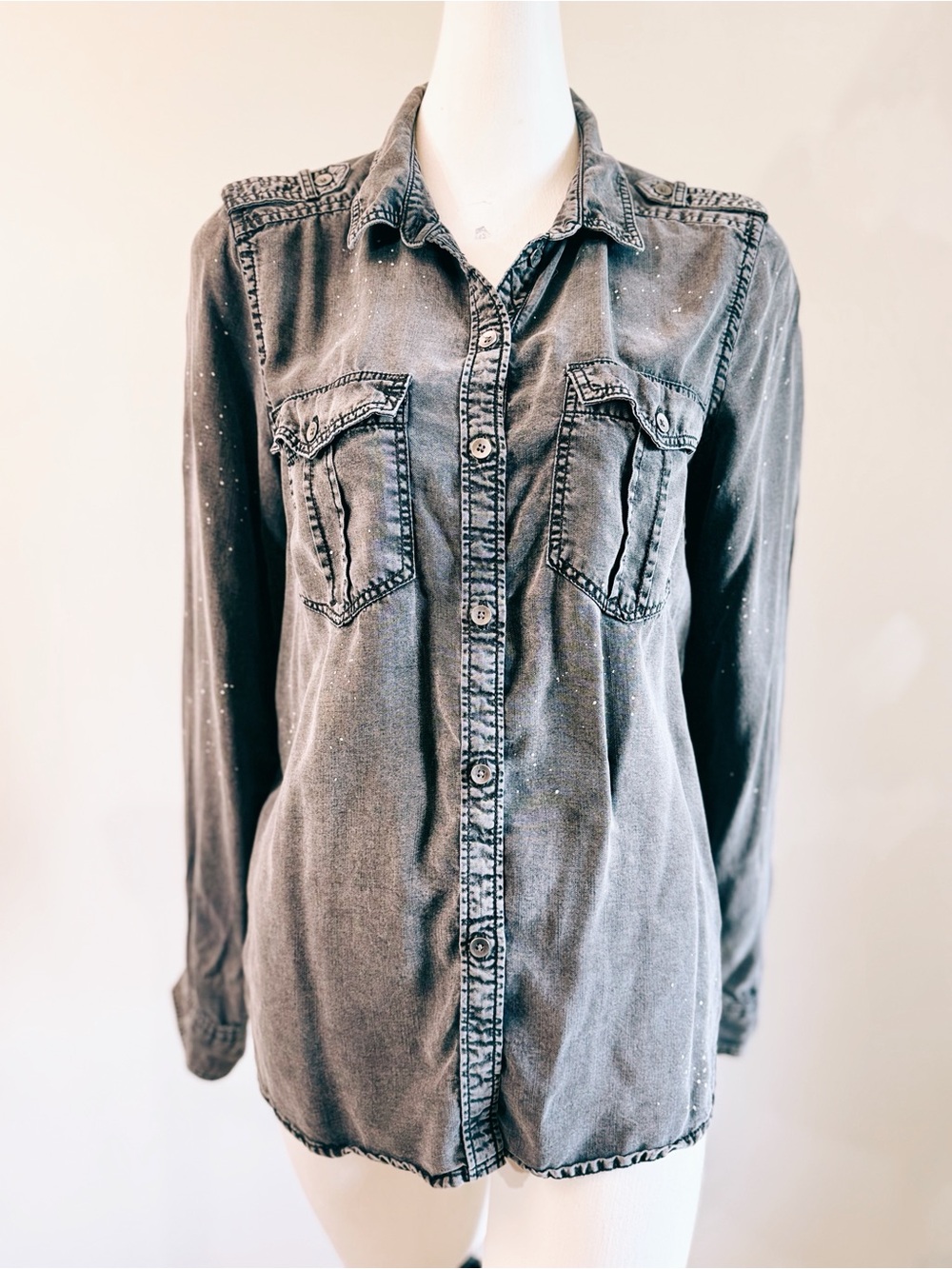 American Eagle Boyfriend Fit Super Soft Gray Denim Button-Up Shirt Small Paint